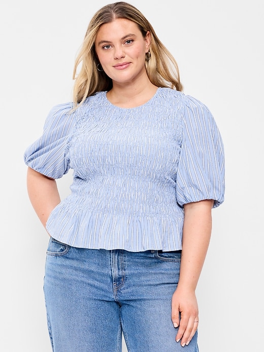 L'image numéro 7 présente Haut smocké à basque et à manches bouffantes