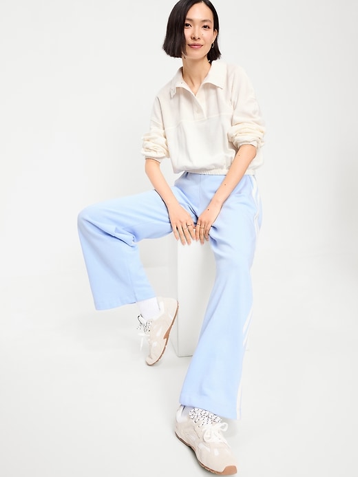 L'image numéro 3 présente Chandail en coton ouaté boutonné à col cheminée