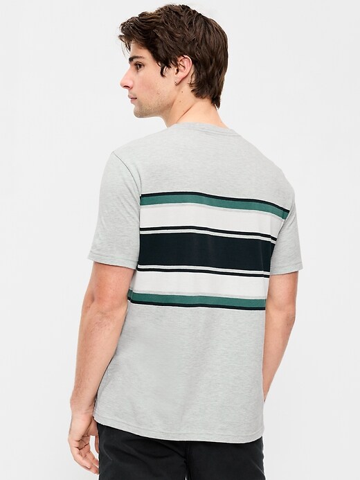 L'image numéro 2 présente T-shirt ras du cou à rayures