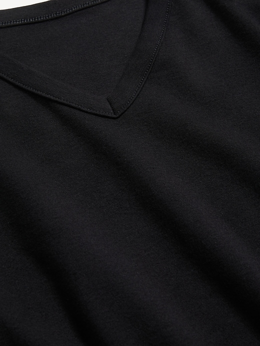 Image number 4 showing, Snug V-Neck Crop T-Shirt