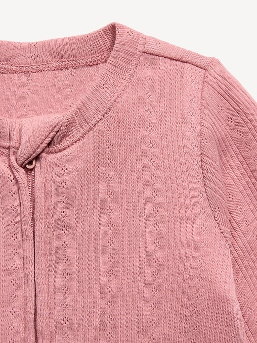 L'image numéro 2 présente Une-pièce à pieds Nuit ou jeu en tricot pointelle avec glissière bidirectionnelle pour bébé