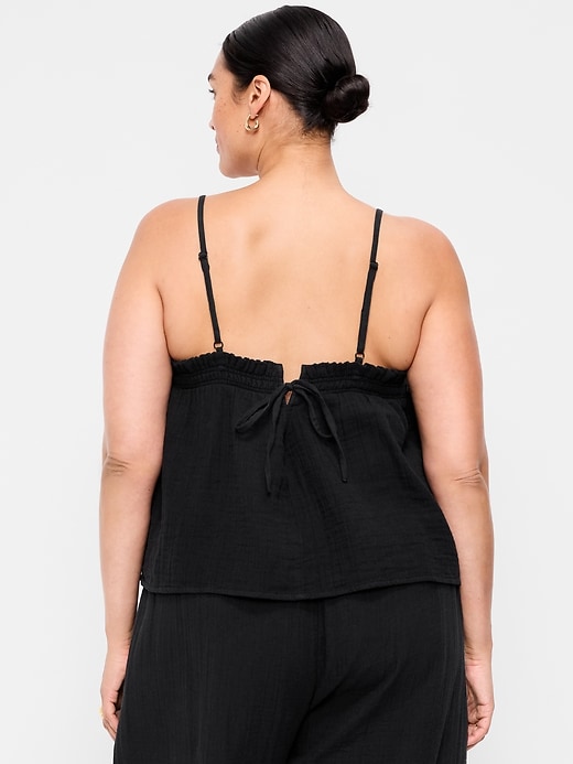 L'image numéro 8 présente Camisole à smocks à dos ouvert