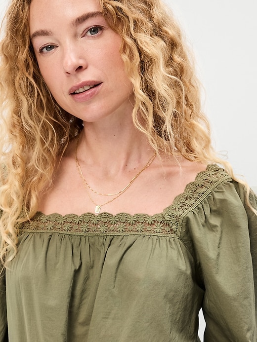 L'image numéro 4 présente Haut à manches longues à garnitures en dentelle