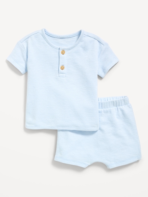L'image numéro 1 présente Ensemble haut henley et short en tricot jacquard pour bébé