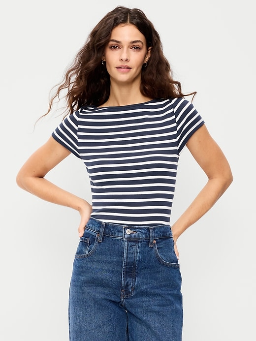 L'image numéro 1 présente T-shirt ajusté à encolure bateau