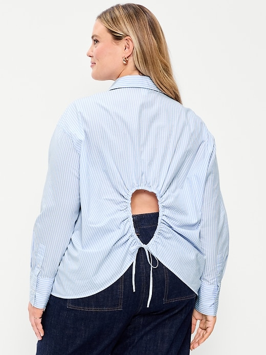 L'image numéro 8 présente Chemise boutonnée avec lien à nouer au dos