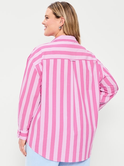 L'image numéro 7 présente Chemisier boyfriend surdimensionné