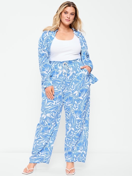 L'image numéro 7 présente Pantalon coupe baril longueur cheville à taille haute