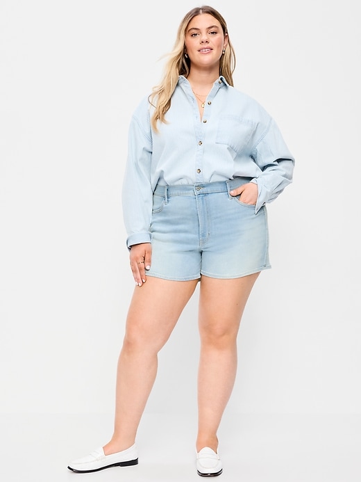 Image number 6 showing, High-Waisted Wow Baggy Jean Shorts -- 4-inch inseam