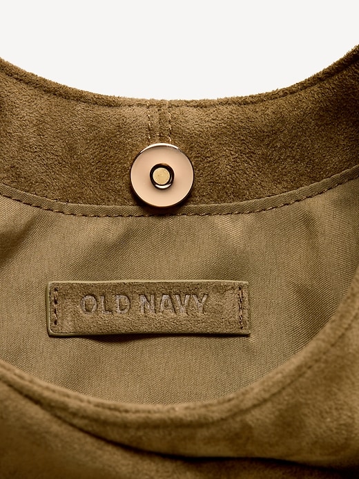 L'image numéro 3 présente Besace surdimensionnée en suède