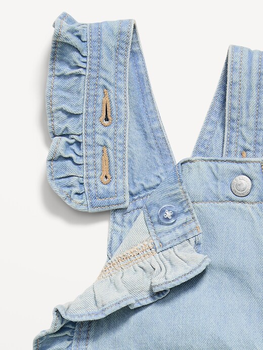 L'image numéro 2 présente Barboteuse une-pièce en denim à garniture à volants pour bébé