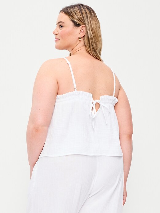 L'image numéro 7 présente Camisole à smocks à dos ouvert