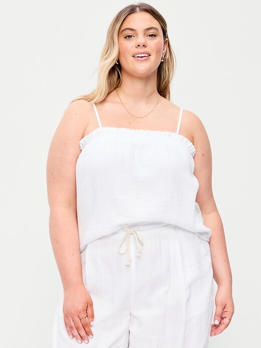 L'image numéro 6 présente Camisole à smocks à dos ouvert