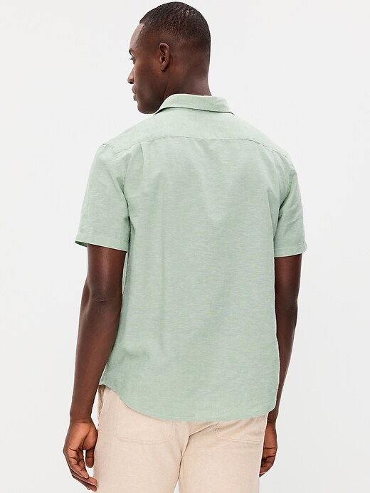 L'image numéro 2 présente Chemise classique passe-partout en mélange de lin