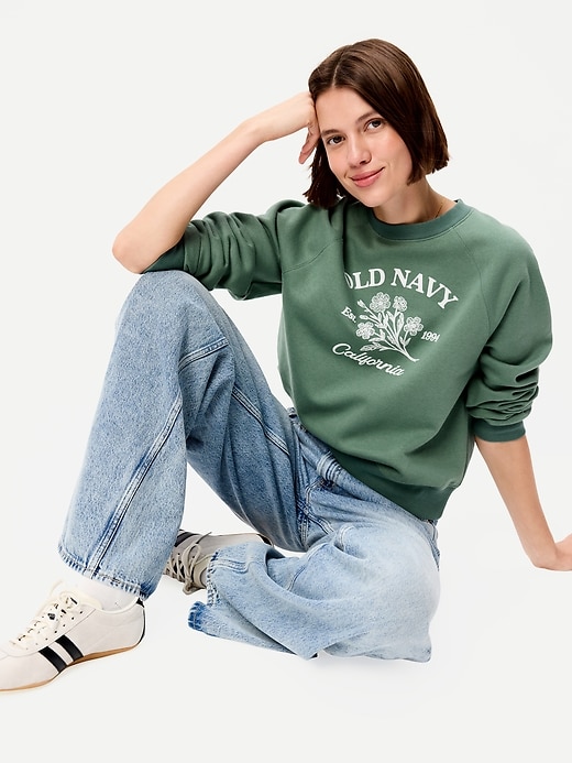 Image number 3 showing, Vintage Crew-Neck Logo-Graphic Sweatshirt