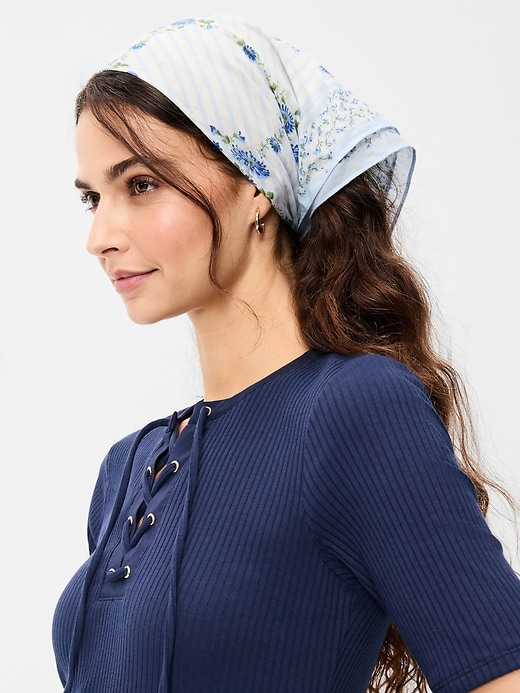 L'image numéro 1 présente Écharpe en coton