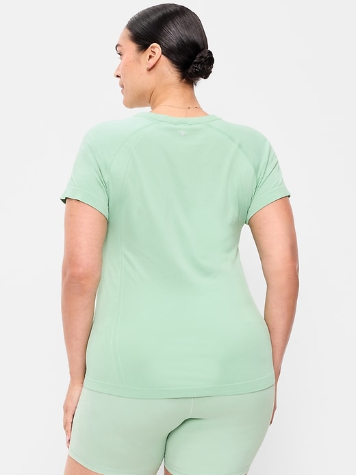 Image number 8 showing, Fluid Seamless Fitted T-Shirt