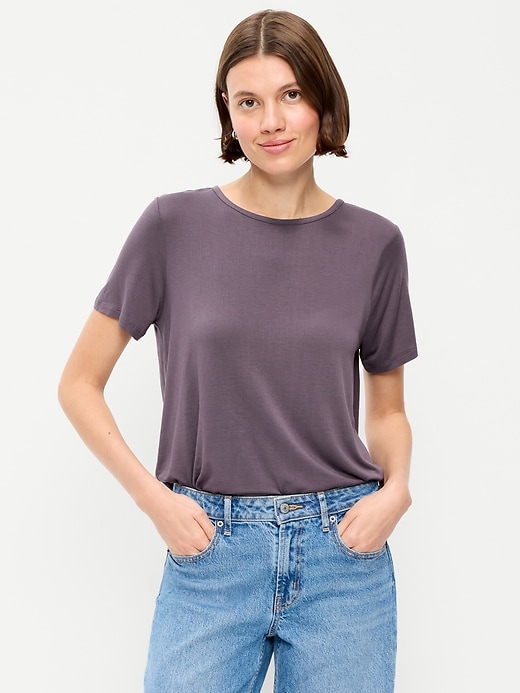 L'image numéro 1 présente T-shirt luxueux ras du cou pour Femme