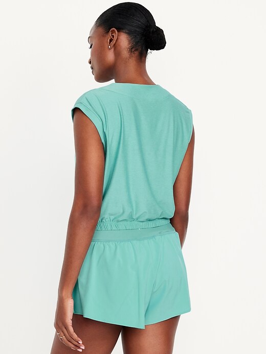 L'image numéro 2 présente Débardeur à col en V NuageSport