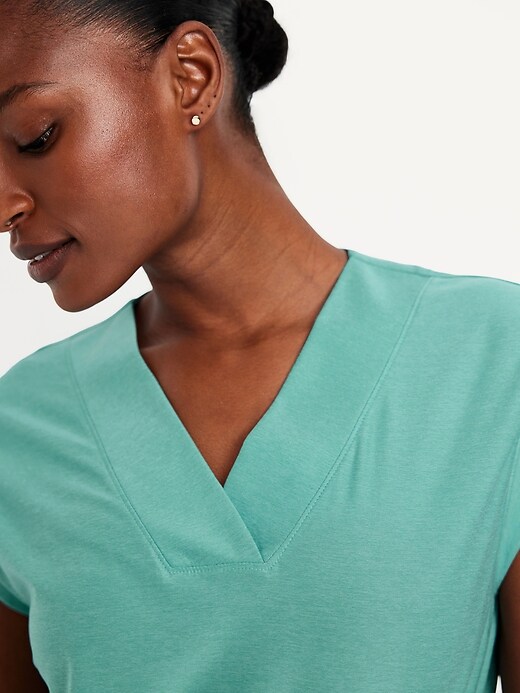 L'image numéro 4 présente Débardeur à col en V NuageSport