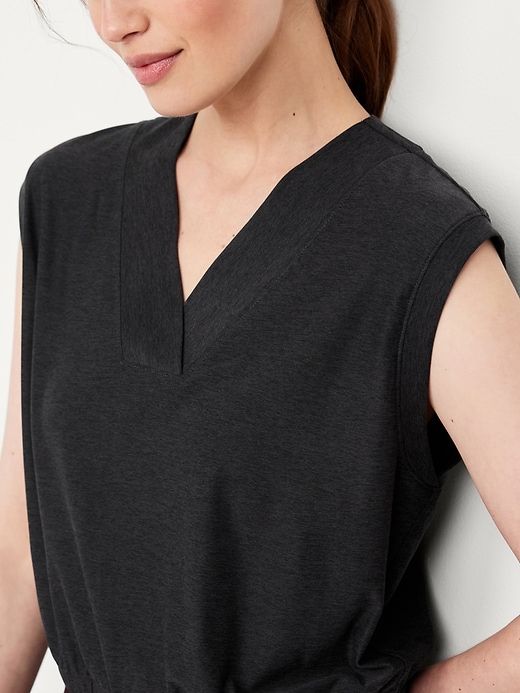 Image number 4 showing, CloudMotion V-Neck Tank