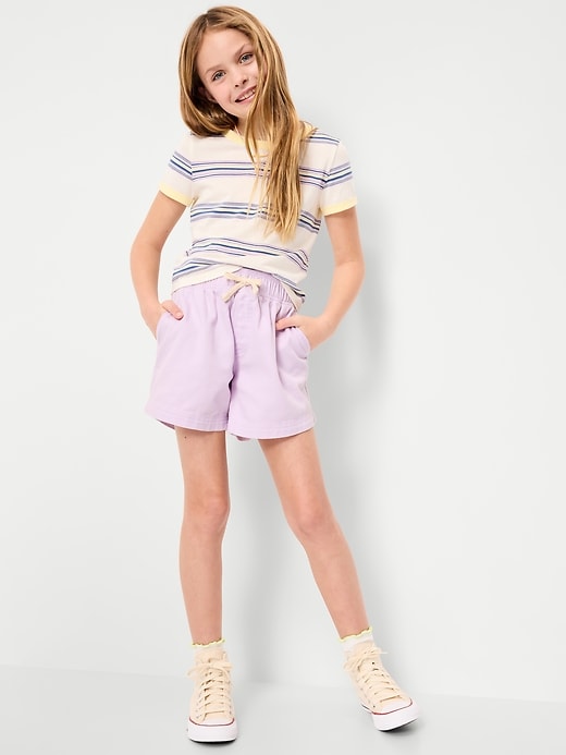 L'image numéro 3 présente Short en sergé à taille haute élastique pour fille