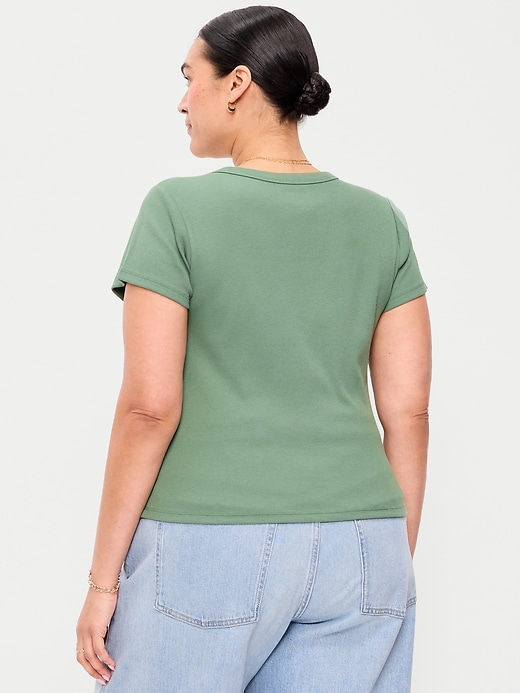 Image number 8 showing, Snug V-Neck Crop T-Shirt