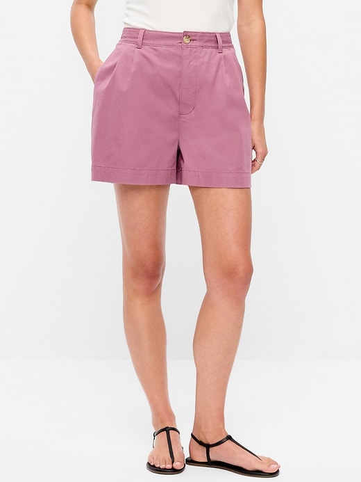 L'image numéro 2 présente Short chino authentique à taille haute, entrejambe de 6 cm