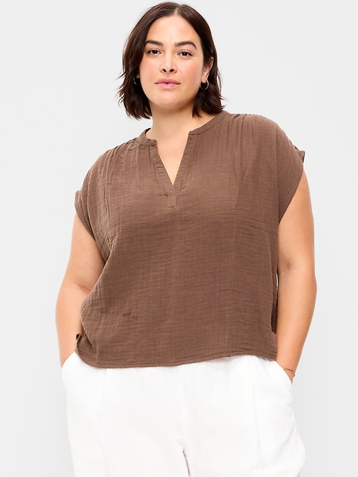 Image number 7 showing, Short-Sleeve Crinkle Gauze Popover Top