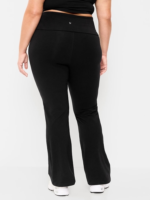 L'image numéro 5 présente Legging semi-évasé PowerChill à taille haute