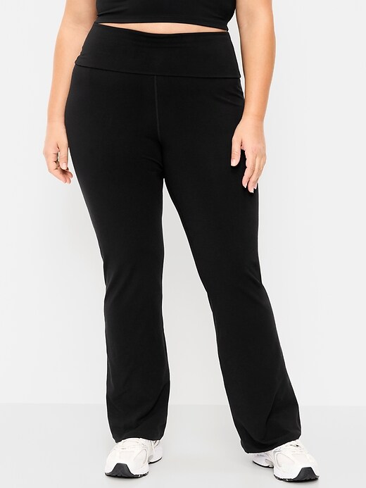 L'image numéro 4 présente Legging semi-évasé PowerChill à taille haute