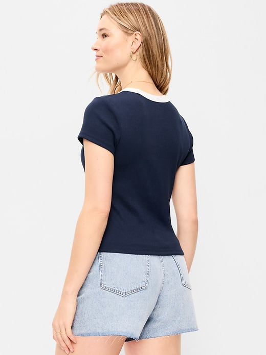 L'image numéro 5 présente T-shirt ajusté court moulant