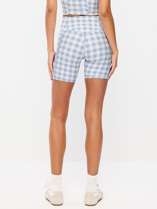 Image number 2 showing, Extra-High Waisted PowerSoft Boundless Pocket Biker Shorts-- 6-inch inseam - No Front Seam