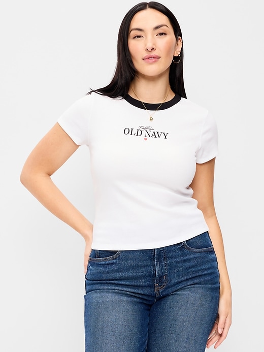 L'image numéro 6 présente T-shirt court moulant