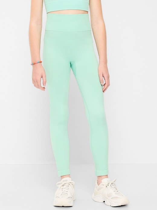 Image number 1 showing, Fitted High-Waisted 7/8-Length Seamless Performance Leggings for Girls