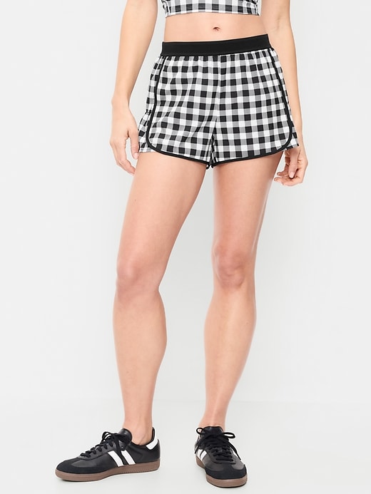 L'image numéro 1 présente Short de course StretchTech à taille mi-basse, entrejambe de 7,5 cm