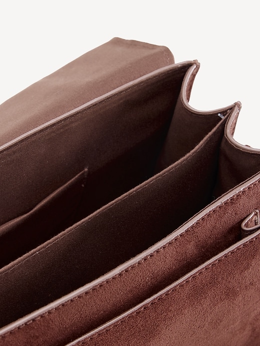 Image number 4 showing, Old Navy x The Devil Wears Prada Andy Carryall Bag