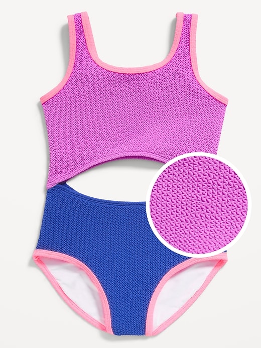 L'image numéro 1 présente Maillot de bain une pièce texturé à découpes pour fille