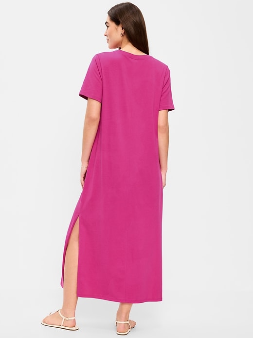 L'image numéro 2 présente Robe longue rétro à col rond