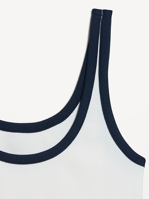 L'image numéro 4 présente Camisole Première couche côtelée à encolure dégagée