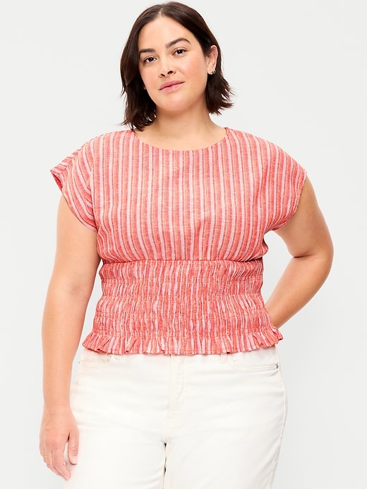 L'image numéro 6 présente Haut smocké à manches courtes en mélange de lin