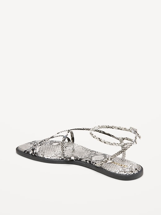 L'image numéro 4 présente Sandales à brides en similicuir