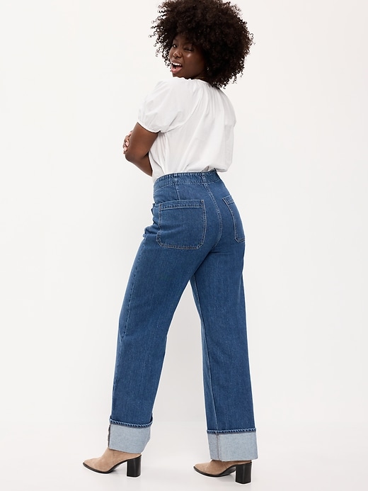 L'image numéro 7 présente Jean profilé à jambe large à revers et à taille très haute