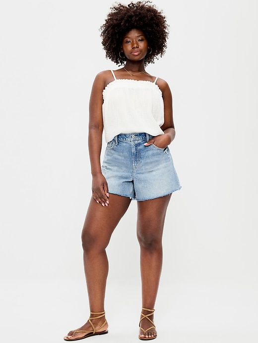 L'image numéro 4 présente Short coupe généreuse profilée en denim à taille haute, entrejambe de 12,5 cm