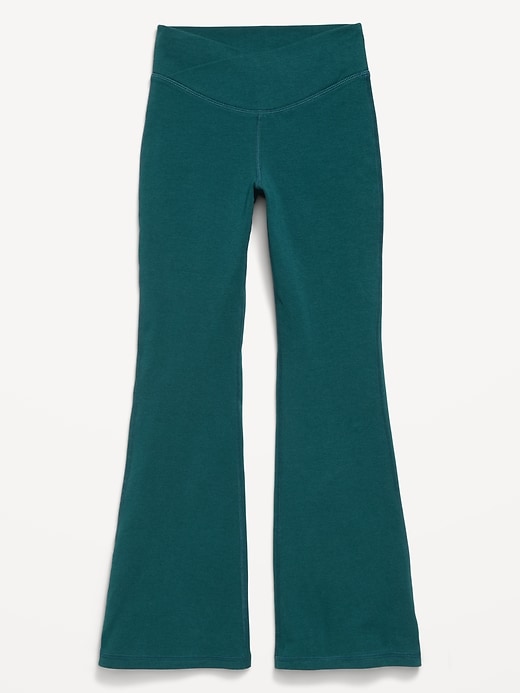 L'image numéro 1 présente Legging PowerChill jambe évasée à taille haute croisée pour fille