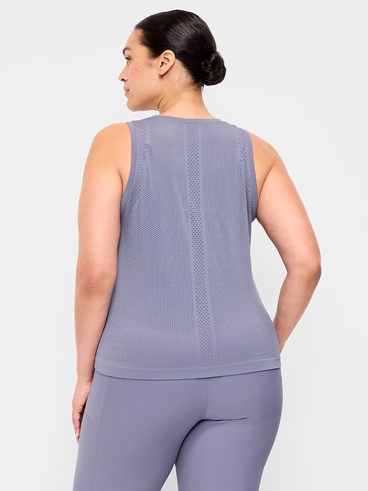 L'image numéro 8 présente Camisole ample Fluidité sans coutures