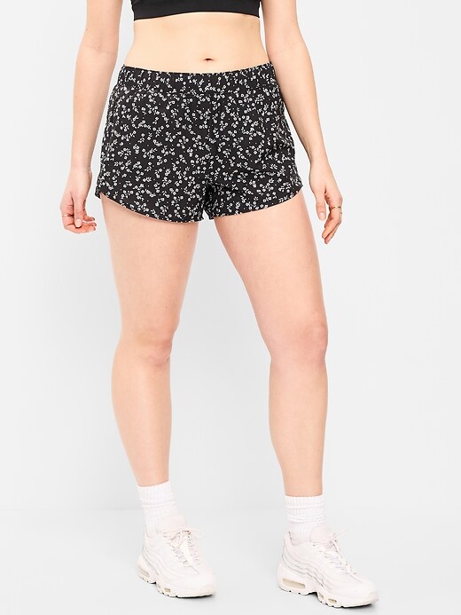 L'image numéro 4 présente Short de course StretchTech à taille mi-basse, entrejambe de 7,5 cm