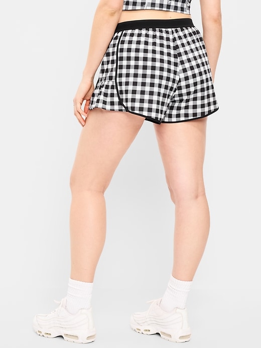 L'image numéro 5 présente Short de course StretchTech à taille mi-basse, entrejambe de 7,5 cm