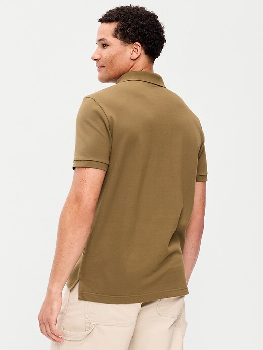 L'image numéro 2 présente Polo en piqué à coupe classique