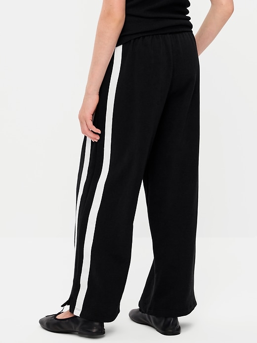 L'image numéro 2 présente Pantalon en jersey bouclette coupe généreuse à jambe droite rétro pour fille